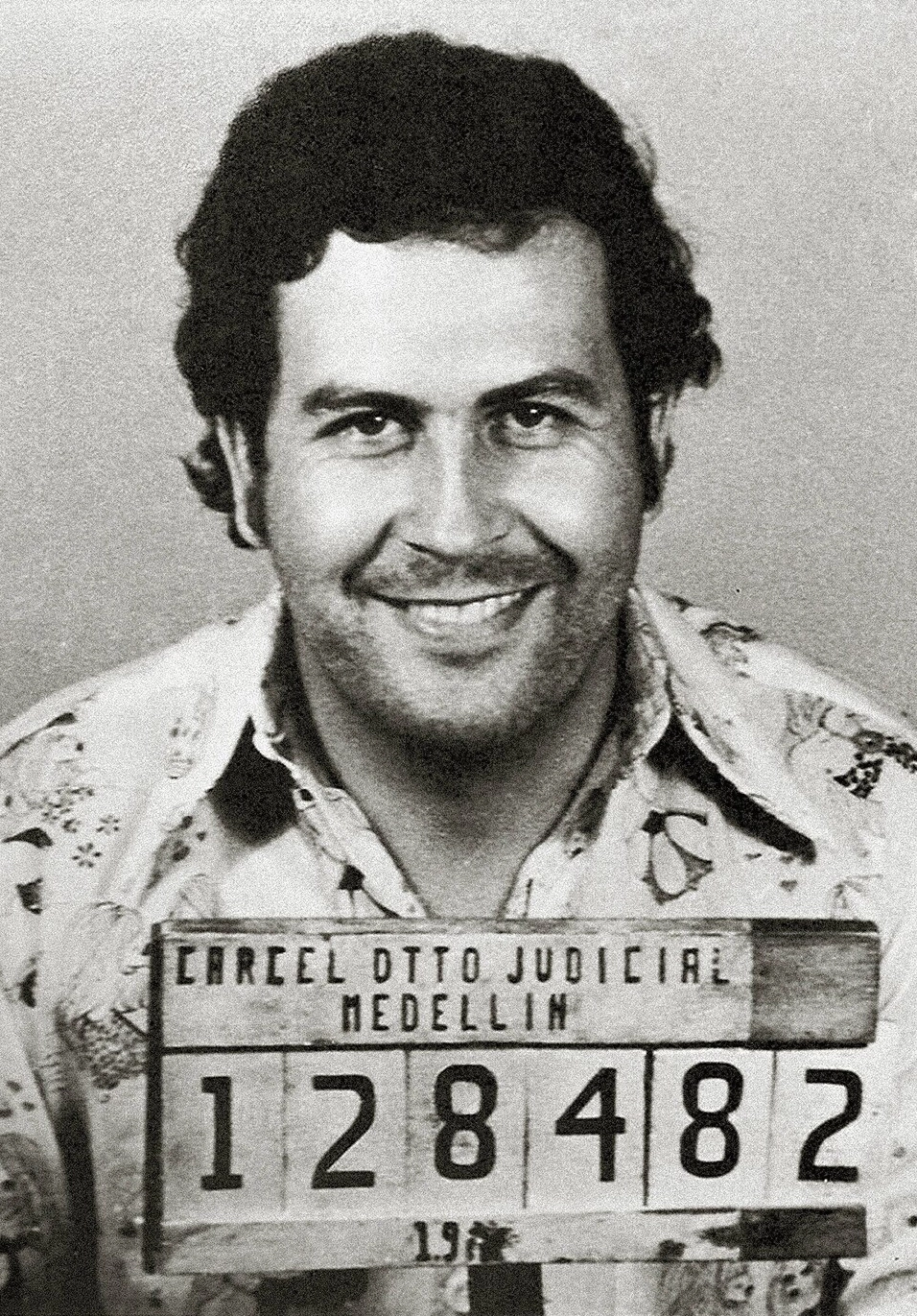 Ảnh thẻ của Pablo Escobar