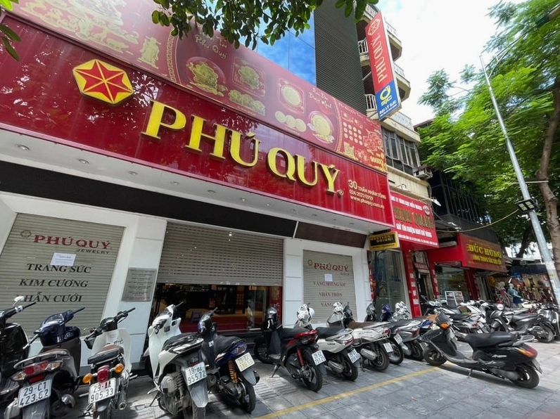 Bạc miếng với tem niêm phong của nhà sản xuất
