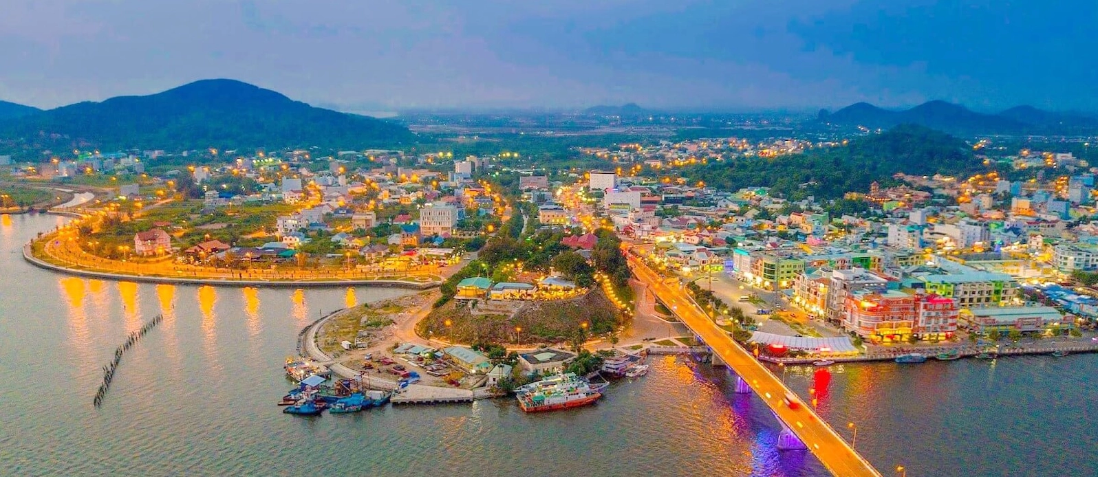 Bãi biển Mũi Nai thơ mộng