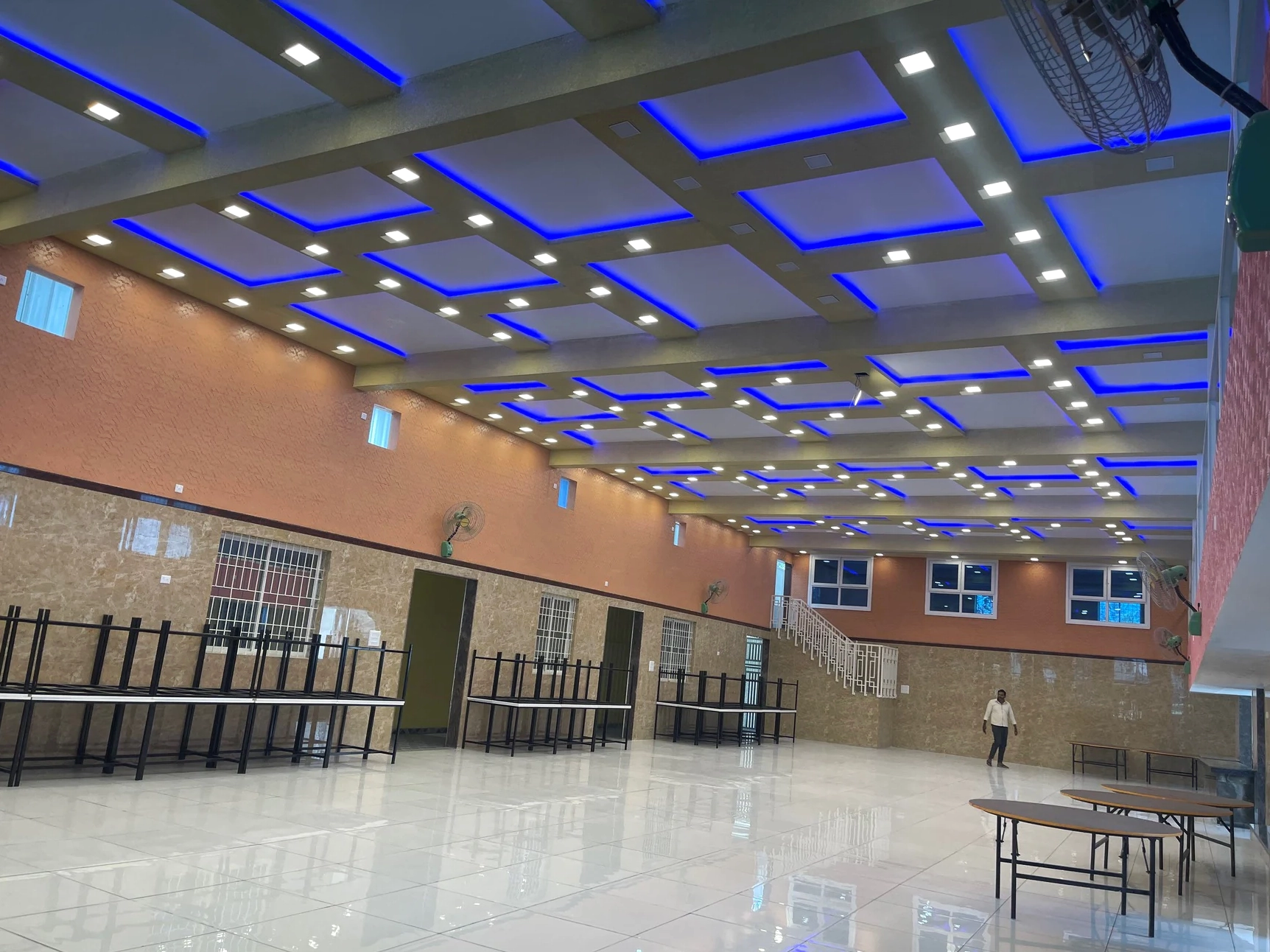 Bàn tiệc được trang trí sang trọng tại KCN Palace