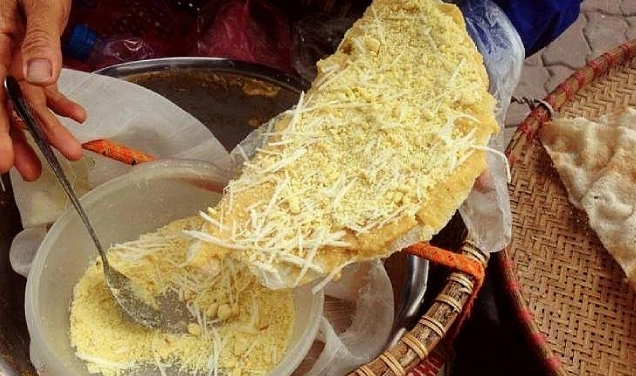 Bánh đa kê với màu vàng ruộm hấp dẫn