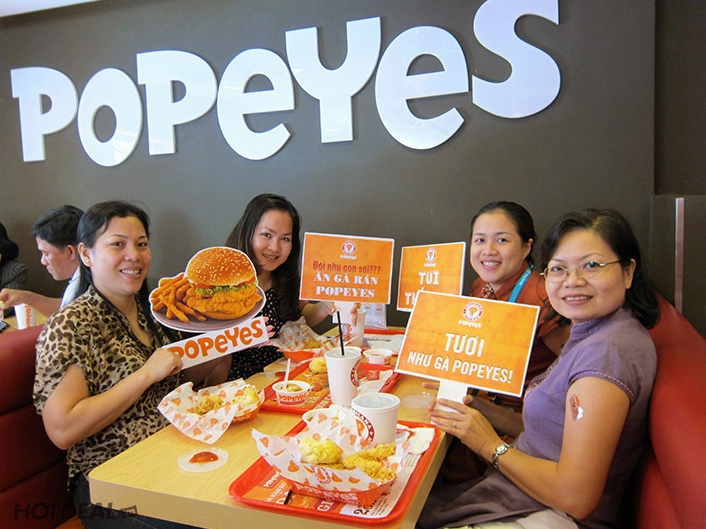 Bánh mì kẹp gà Popeyes