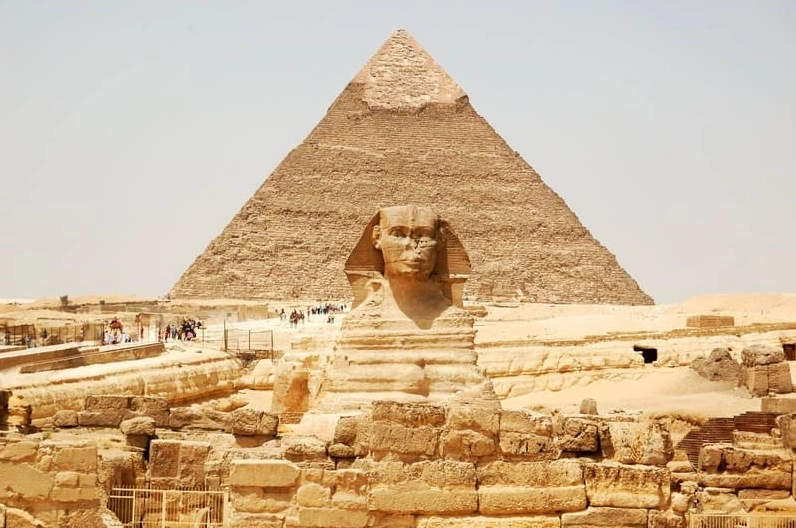 Bên trong một hành lang của Kim Tự Tháp Giza