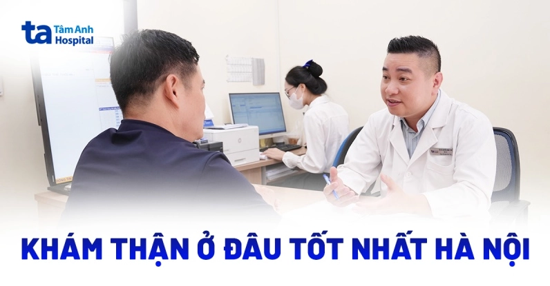 Bệnh nhân đang được bác sĩ tư vấn về kết quả khám thận