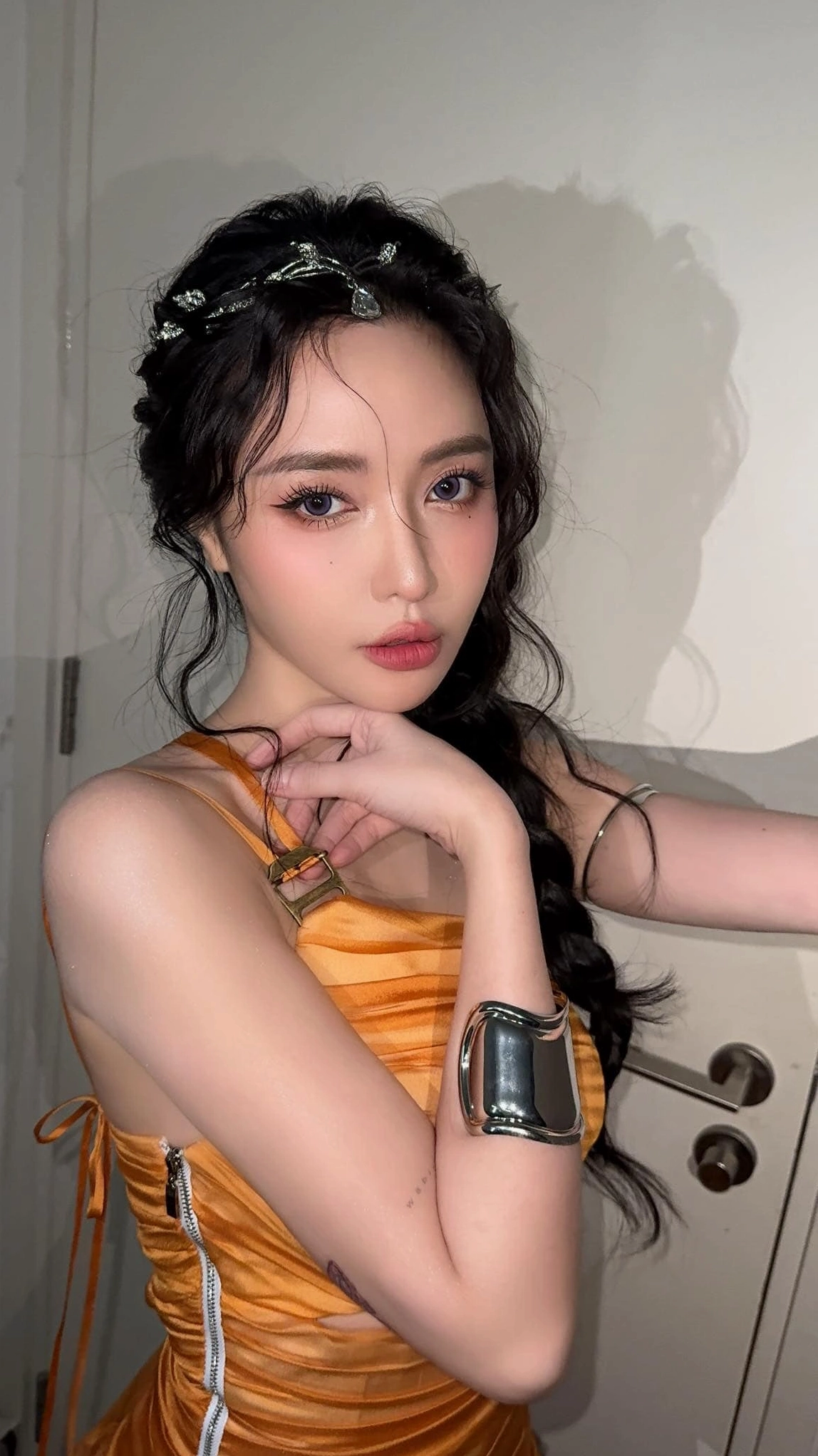 Bích Phương biểu diễn trên sân khấu