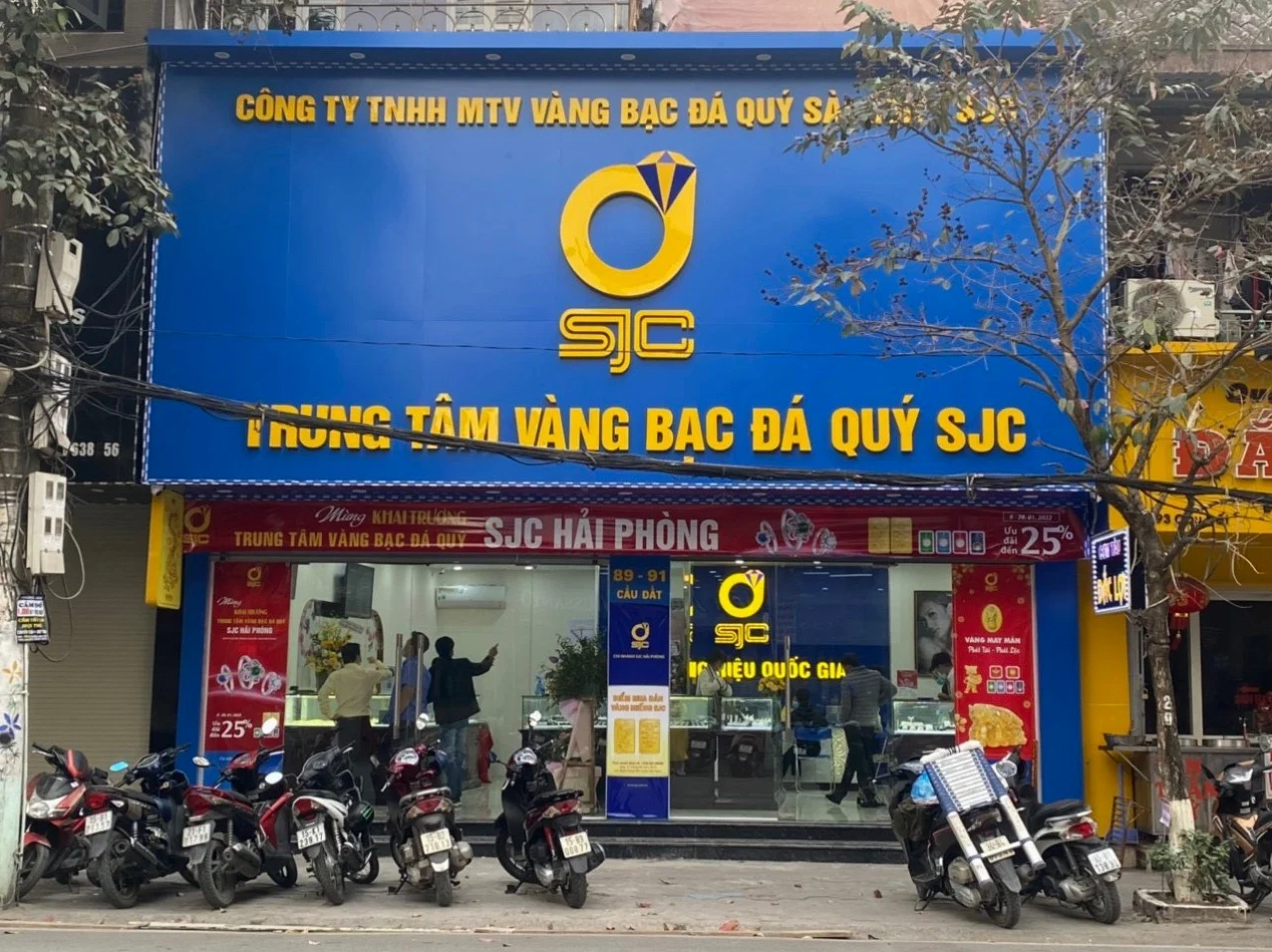 Biển chỉ dẫn đến cửa hàng vàng SJC tại Hải Phòng