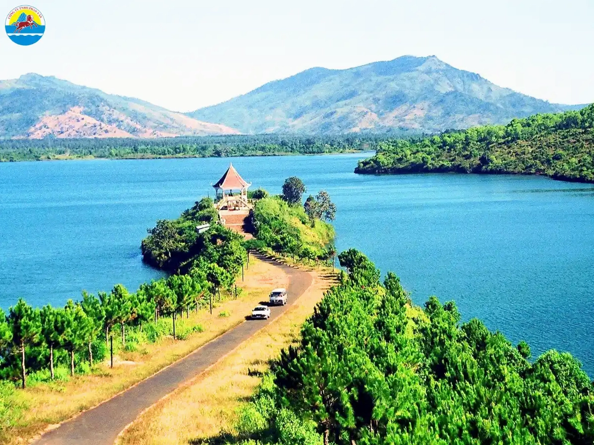 Biển Hồ T'Nưng thơ mộng