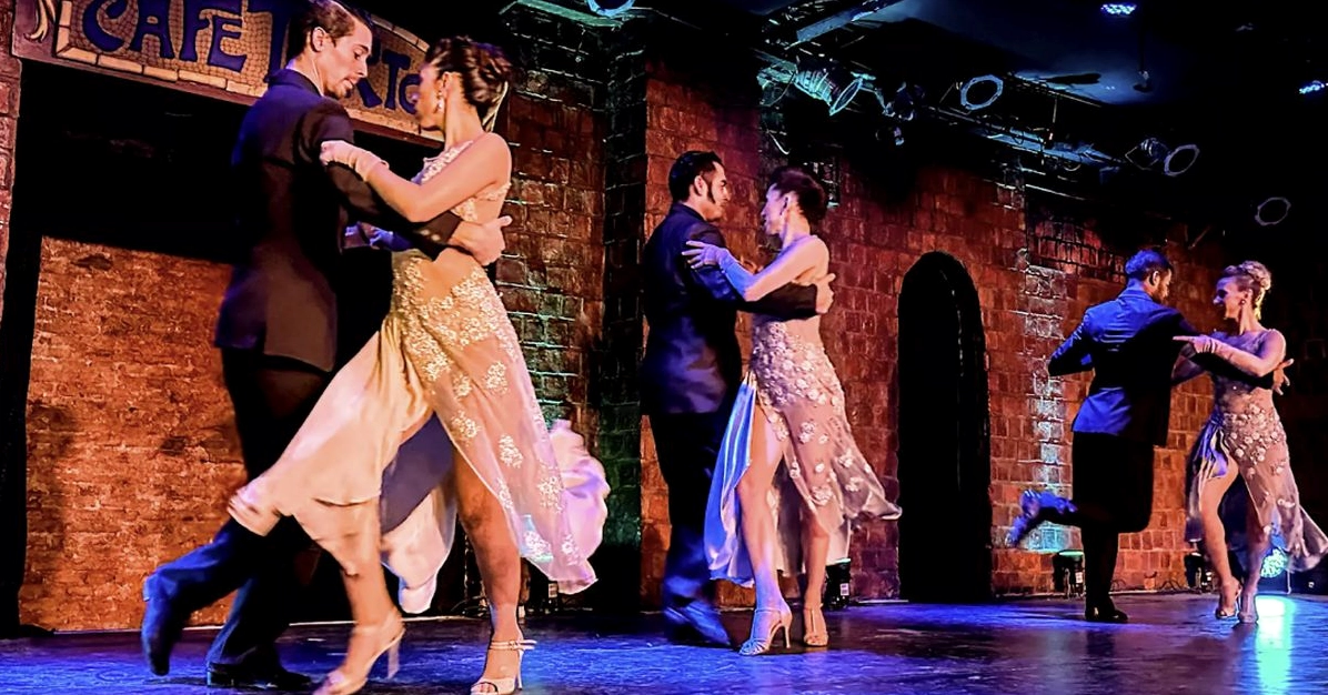 Biểu diễn Tango trên sân khấu