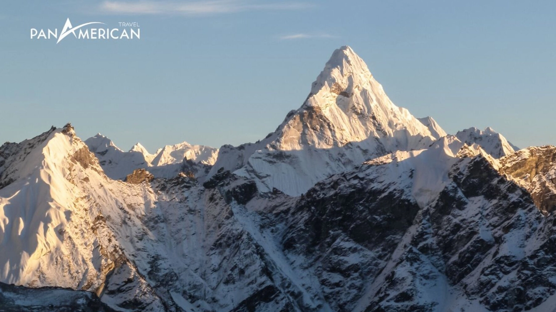Biểu tượng đỉnh Everest trên đường biên giới Nepal - Trung Quốc