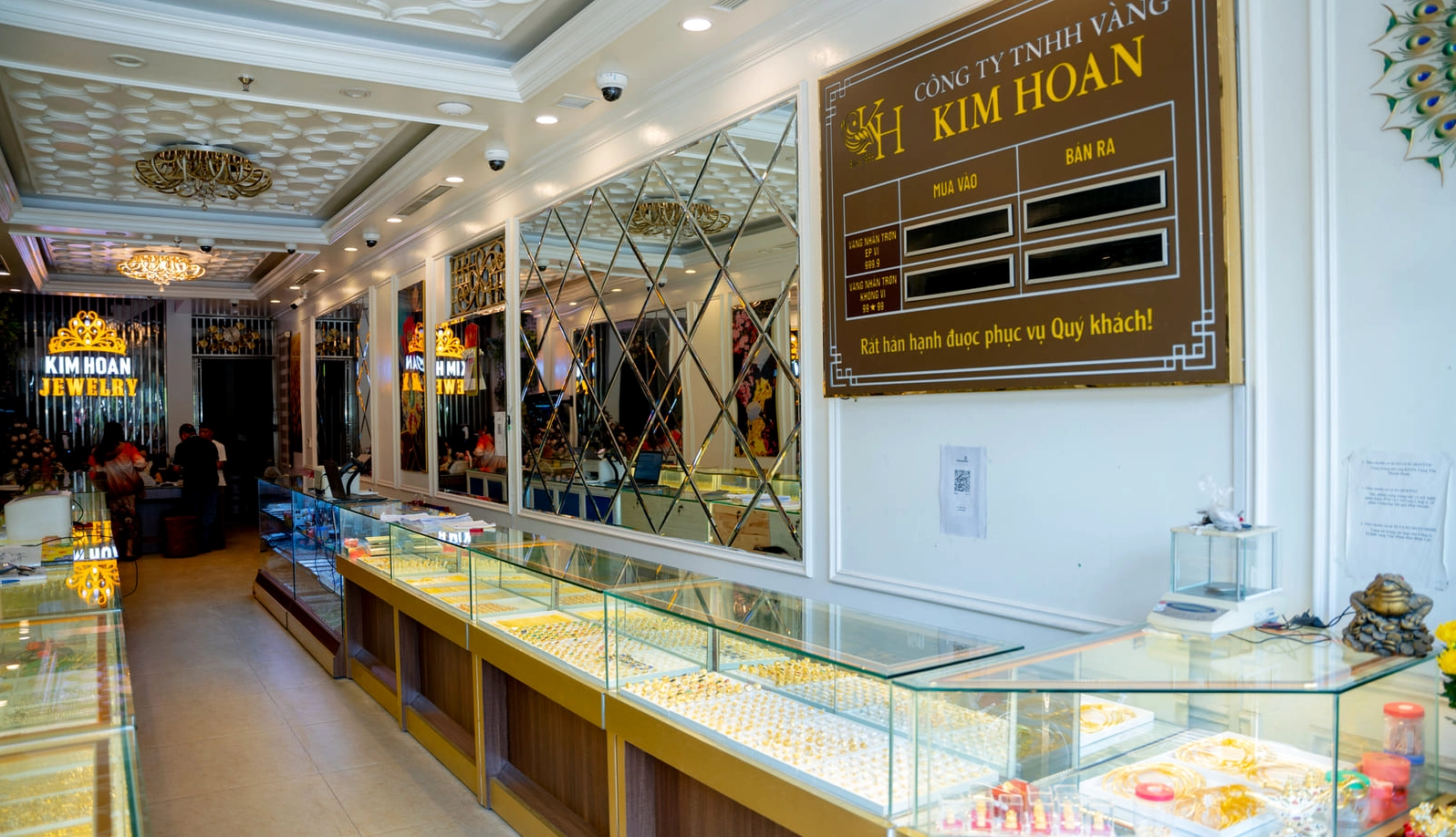Bộ sưu tập trang sức vàng kim hoàn sang trọng