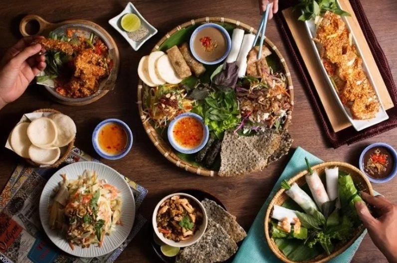 Bún Chả Giò Sài Gòn