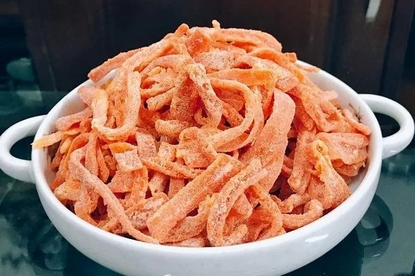 Cà rốt tươi chuẩn bị làm mứt