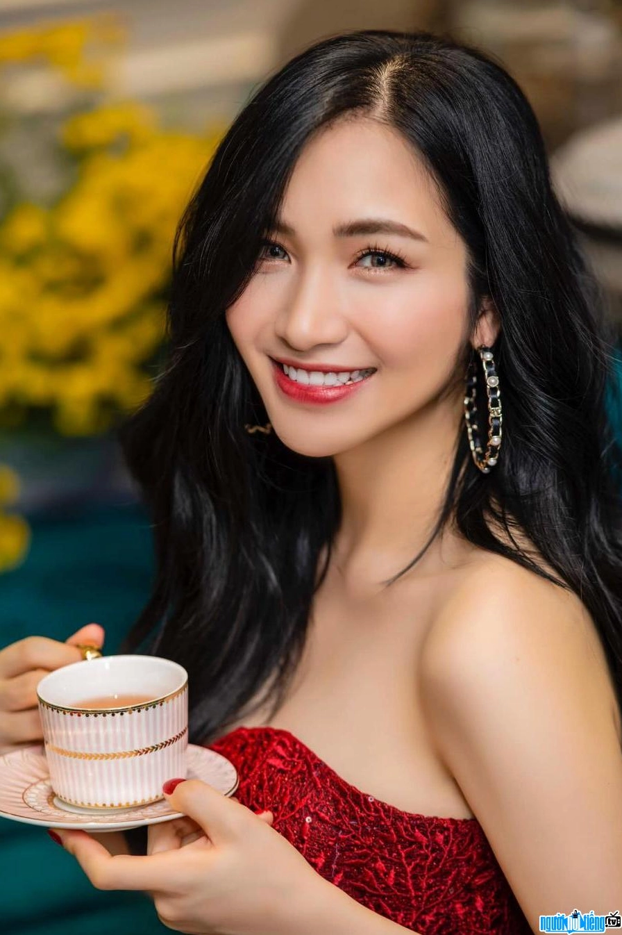 Ca sĩ Hòa Minzy