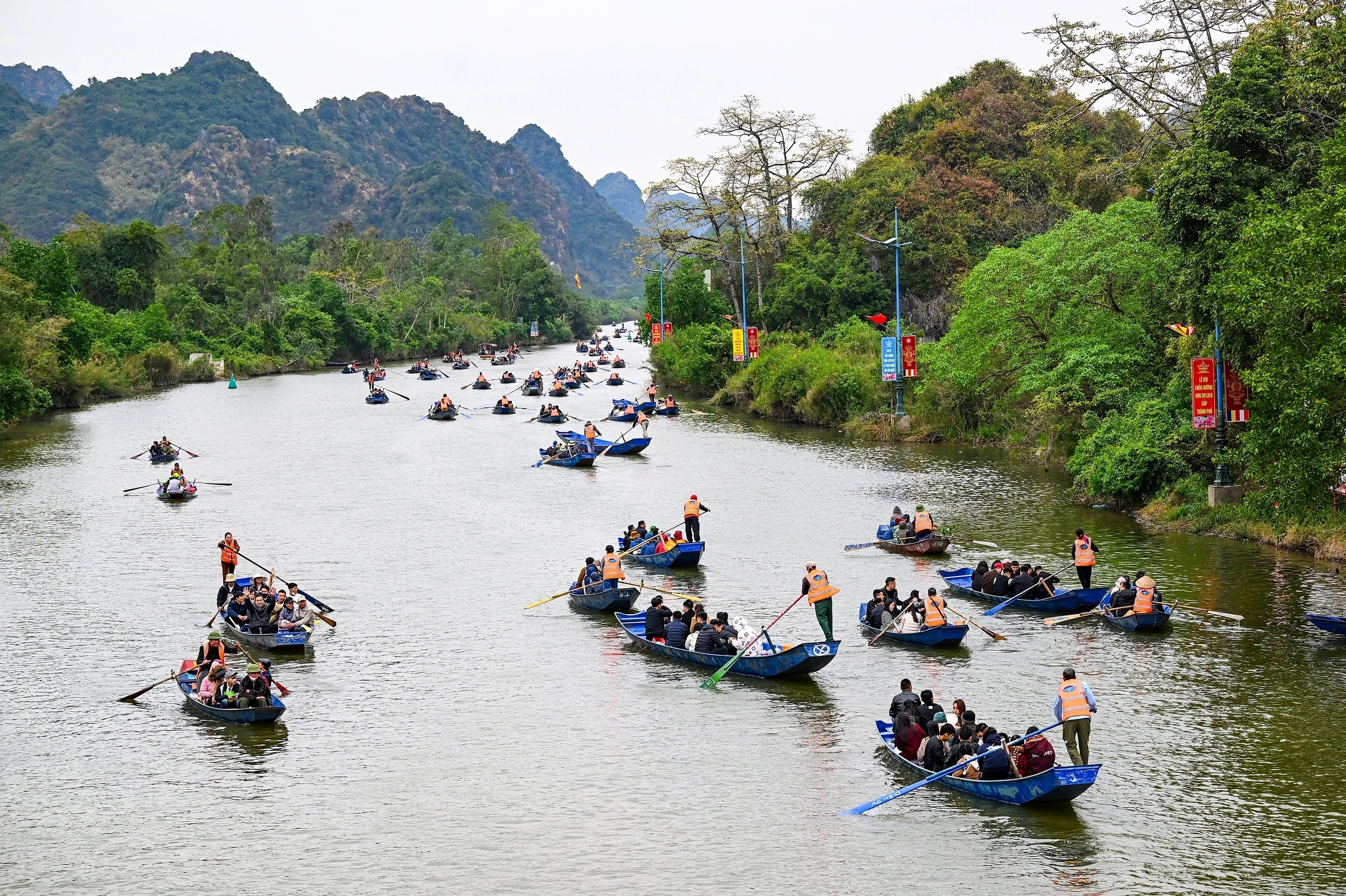 Cảnh đẹp bên trong Động Hương Tích
