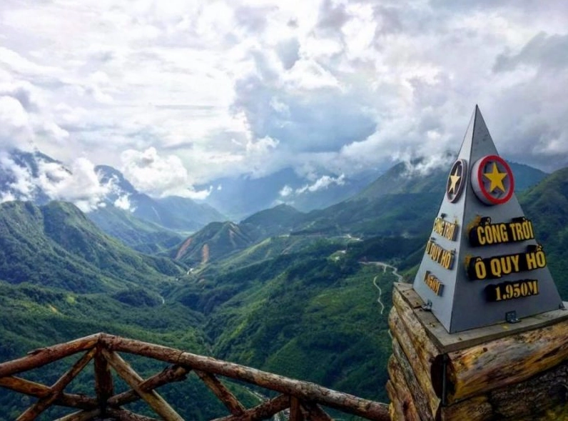 Cảnh quan đèo Ô Quy Hồ