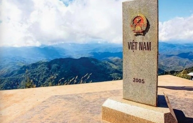 Cảnh quan núi non hùng vĩ tại A Pa Chải