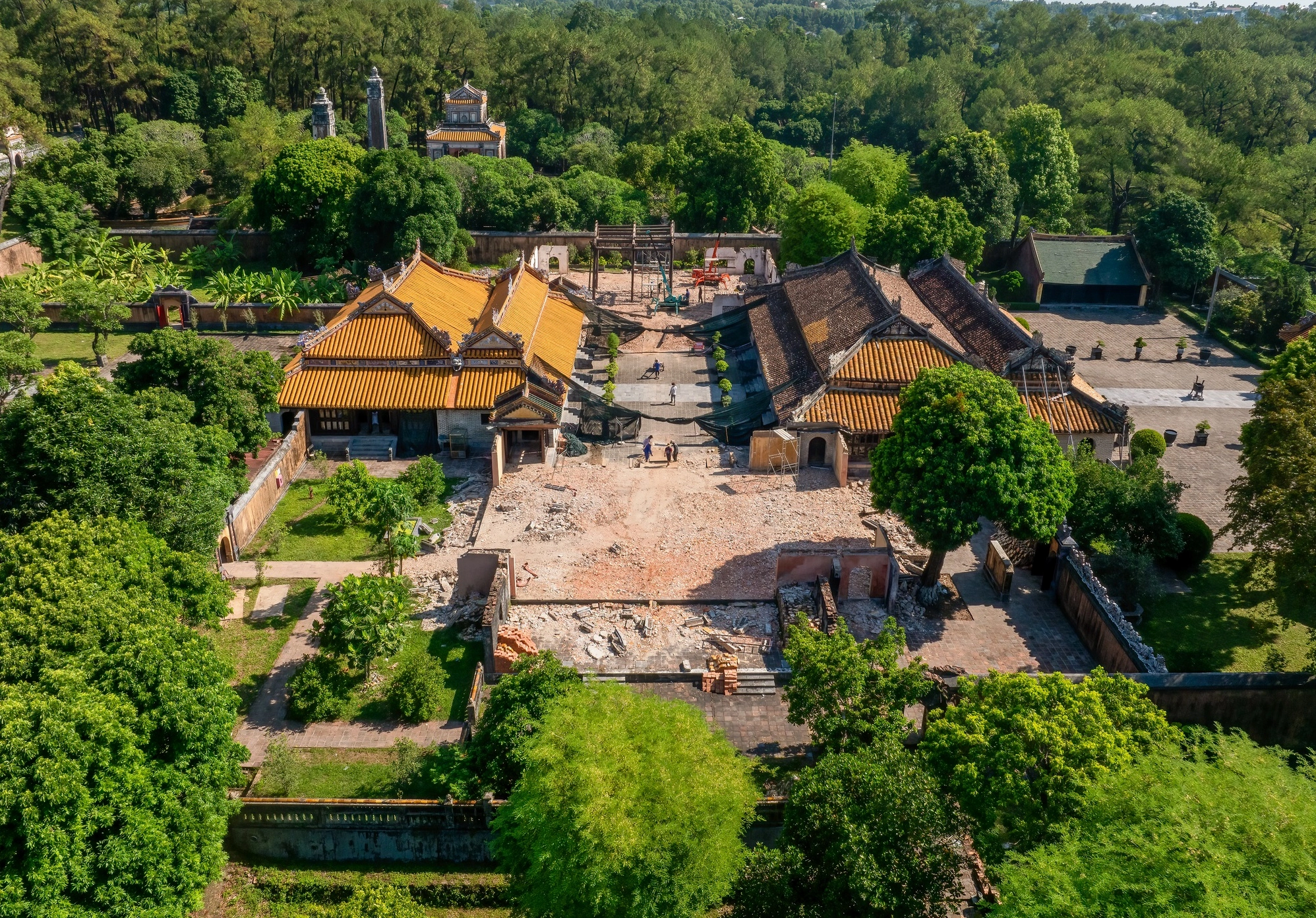 Cảnh quan thiên nhiên thơ mộng bao quanh Lăng Tự Đức