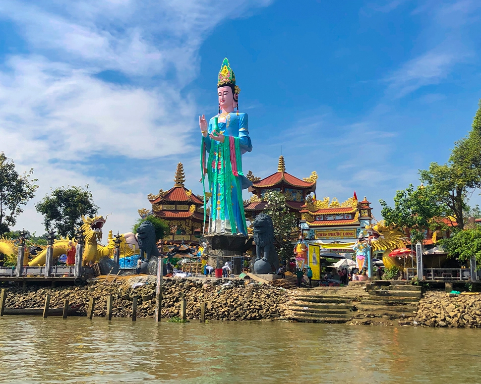Cảnh quan xung quanh Chùa Bà Châu Đốc 3