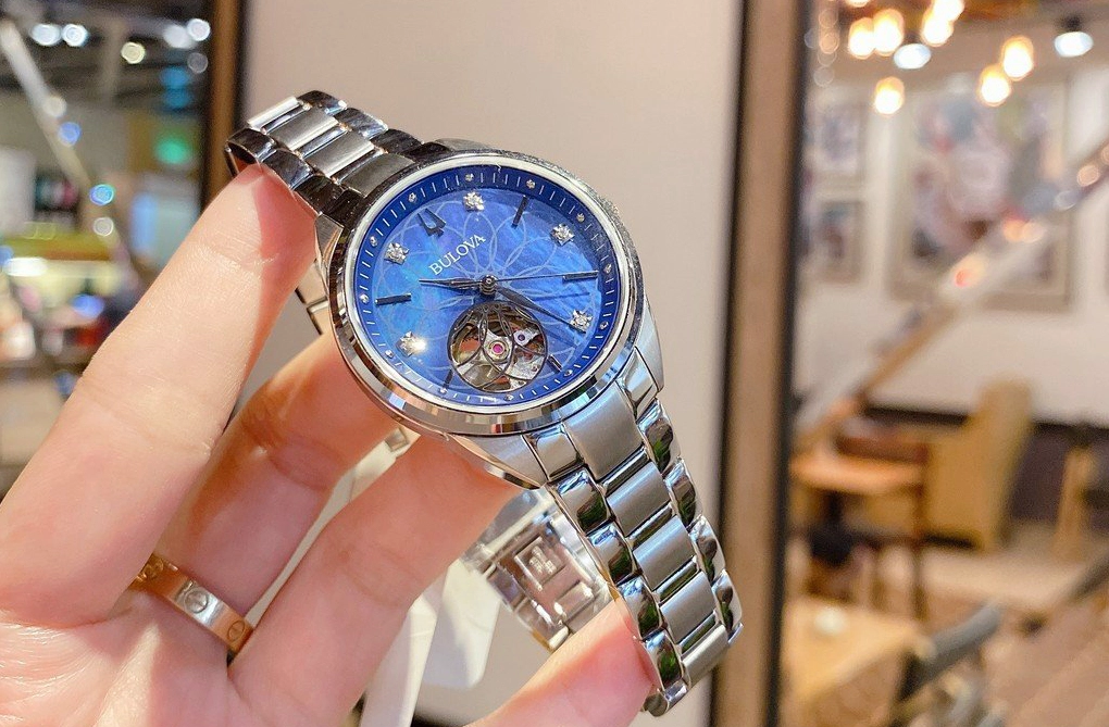 Chất liệu cao cấp trên đồng hồ Bulova