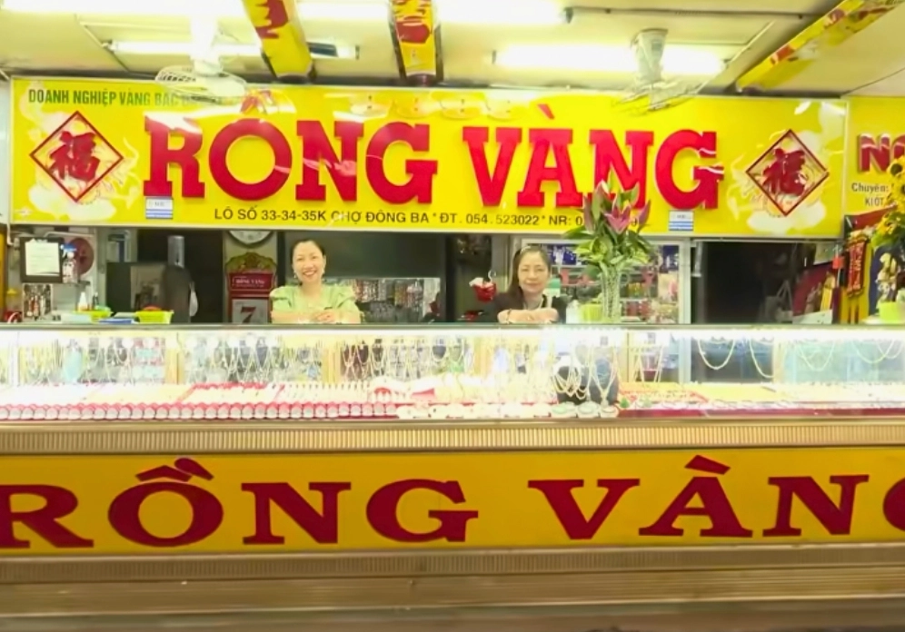 Chi tiết Rồng Vàng Huế được chế tác tinh xảo
