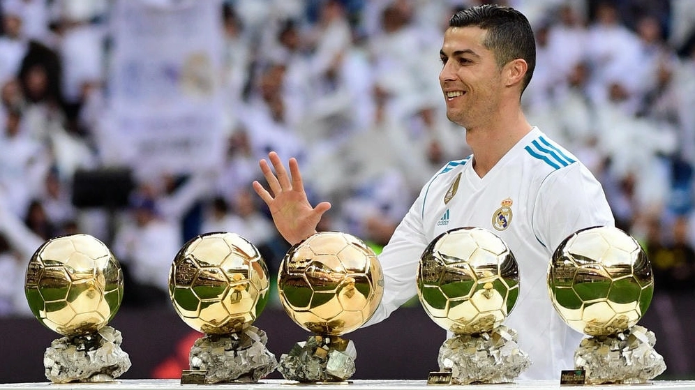 Cristiano Ronaldo ăn mừng bàn thắng tại Manchester United