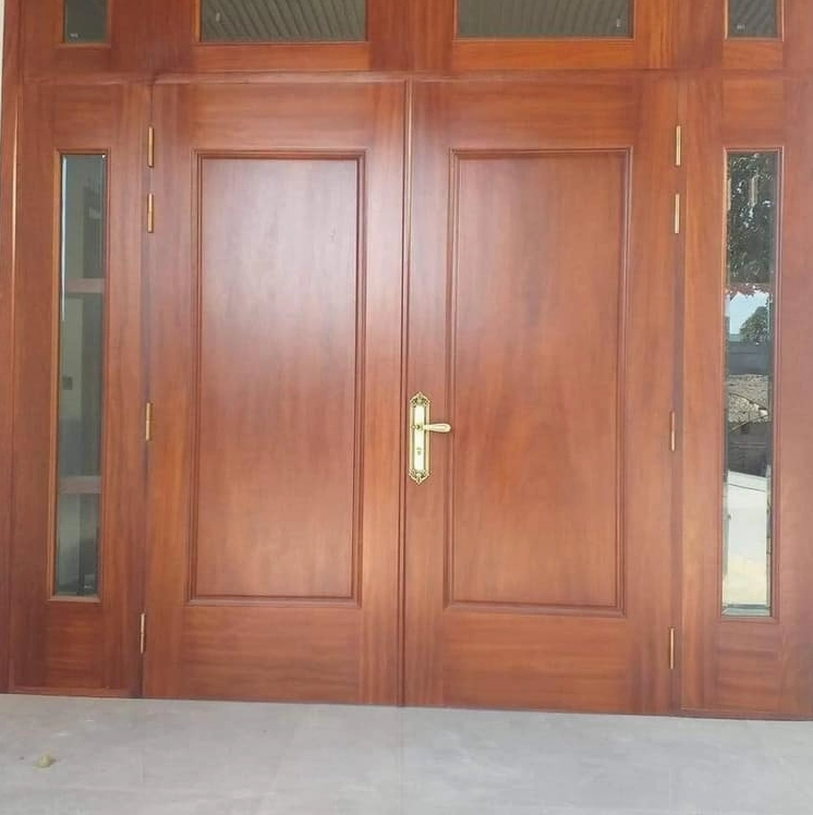 Cửa gỗ Lim đẹp tự nhiên