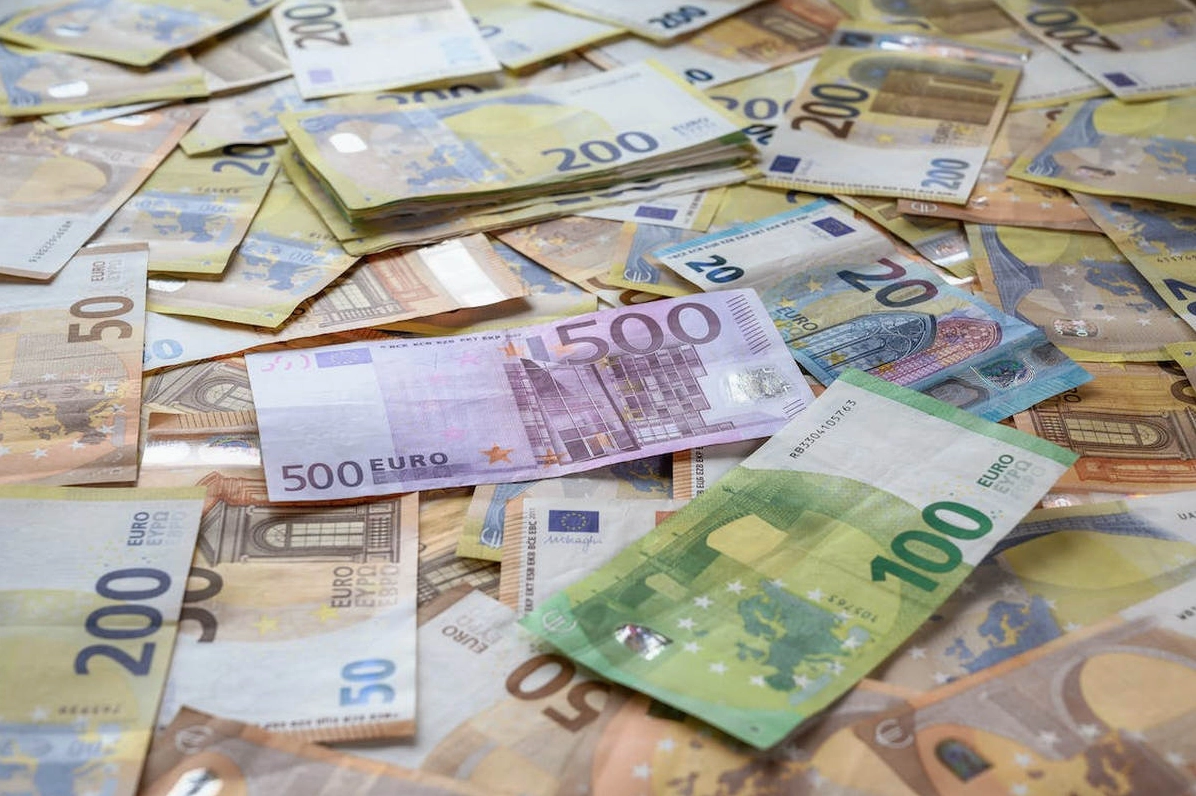 euro-la-tien-nuoc-nao-tim-hieu-chi-tiet-ve-ong-tien-chung-ch_237