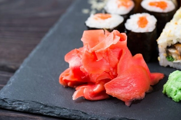 Gari ăn kèm sushi và sashimi