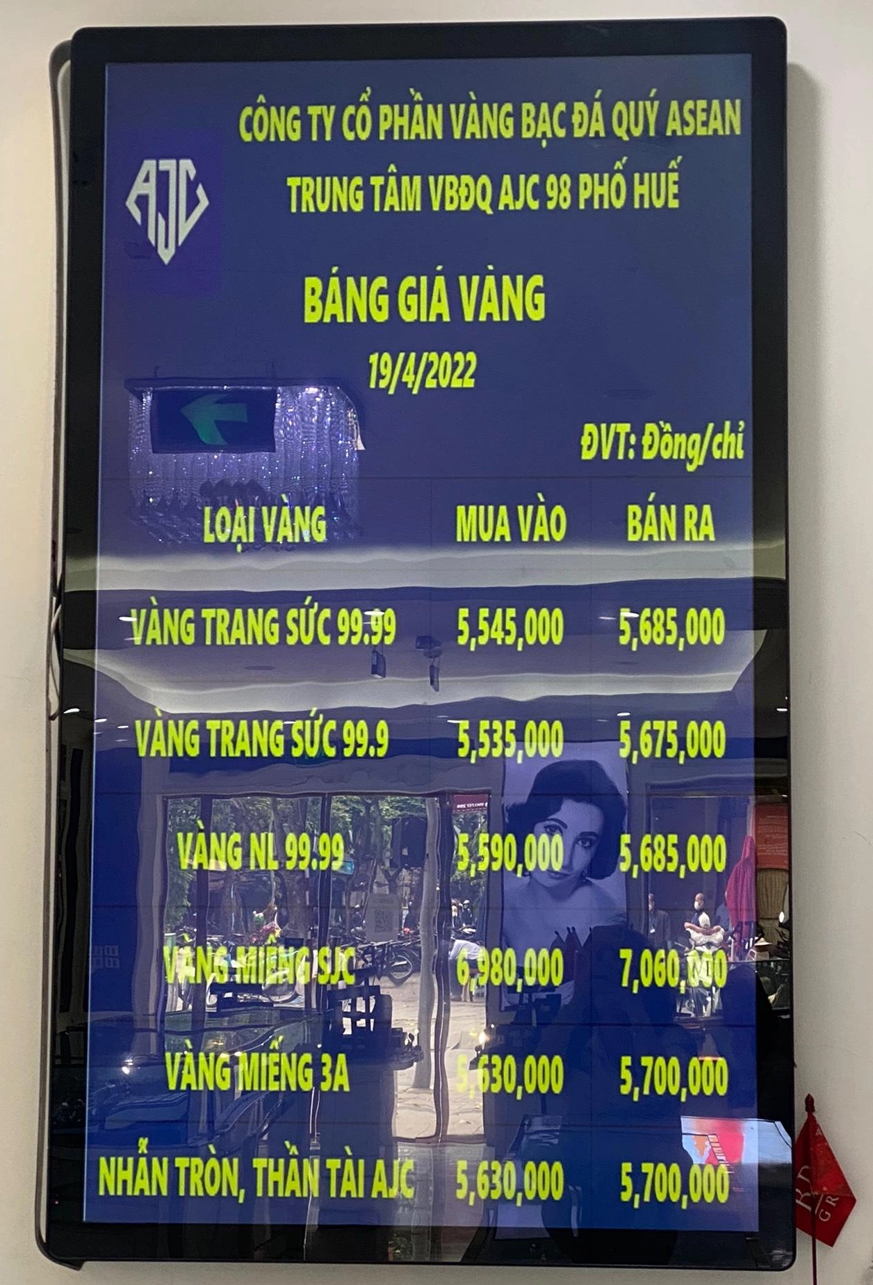 Giá vàng thế giới tăng mạnh
