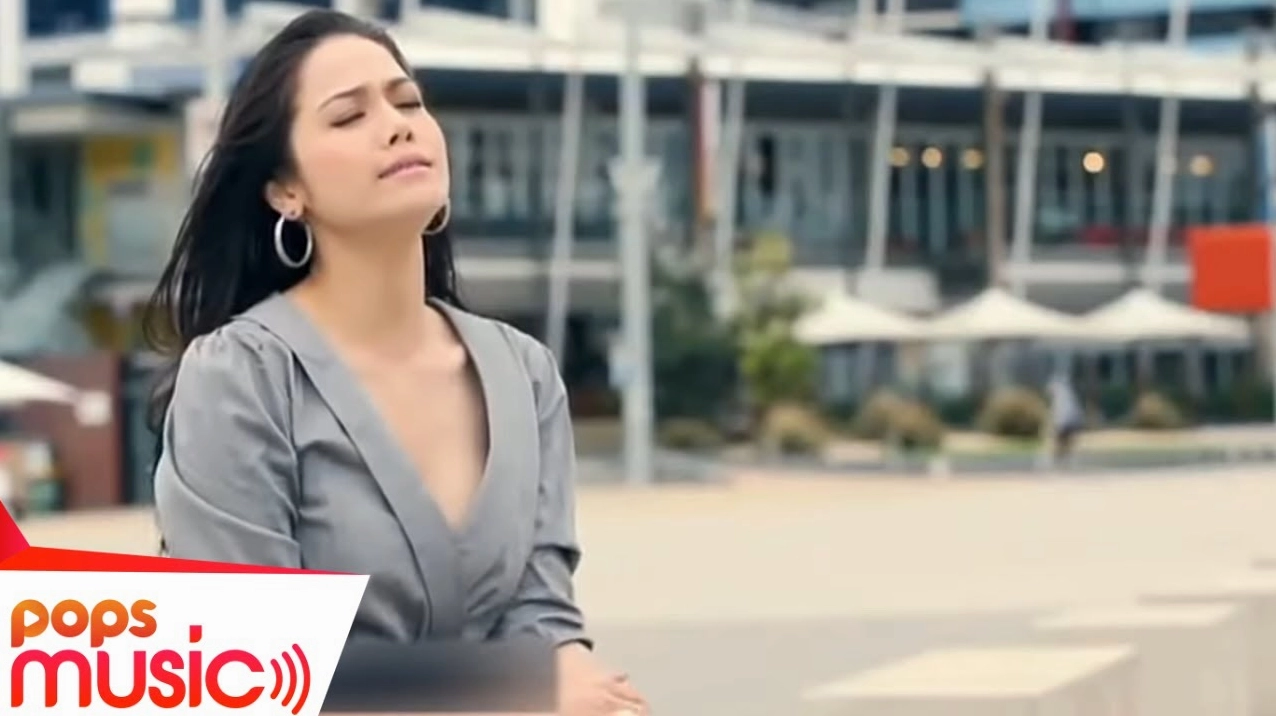 Hình ảnh buồn minh họa cho bài hát Đoạn Đường Vắng
