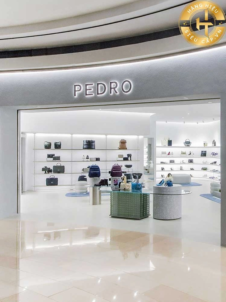 Hình ảnh các sản phẩm giày dép và túi xách Pedro