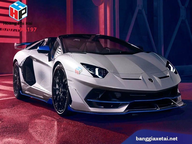 Hình ảnh chiếc Lamborghini Countach với cửa cắt kéo