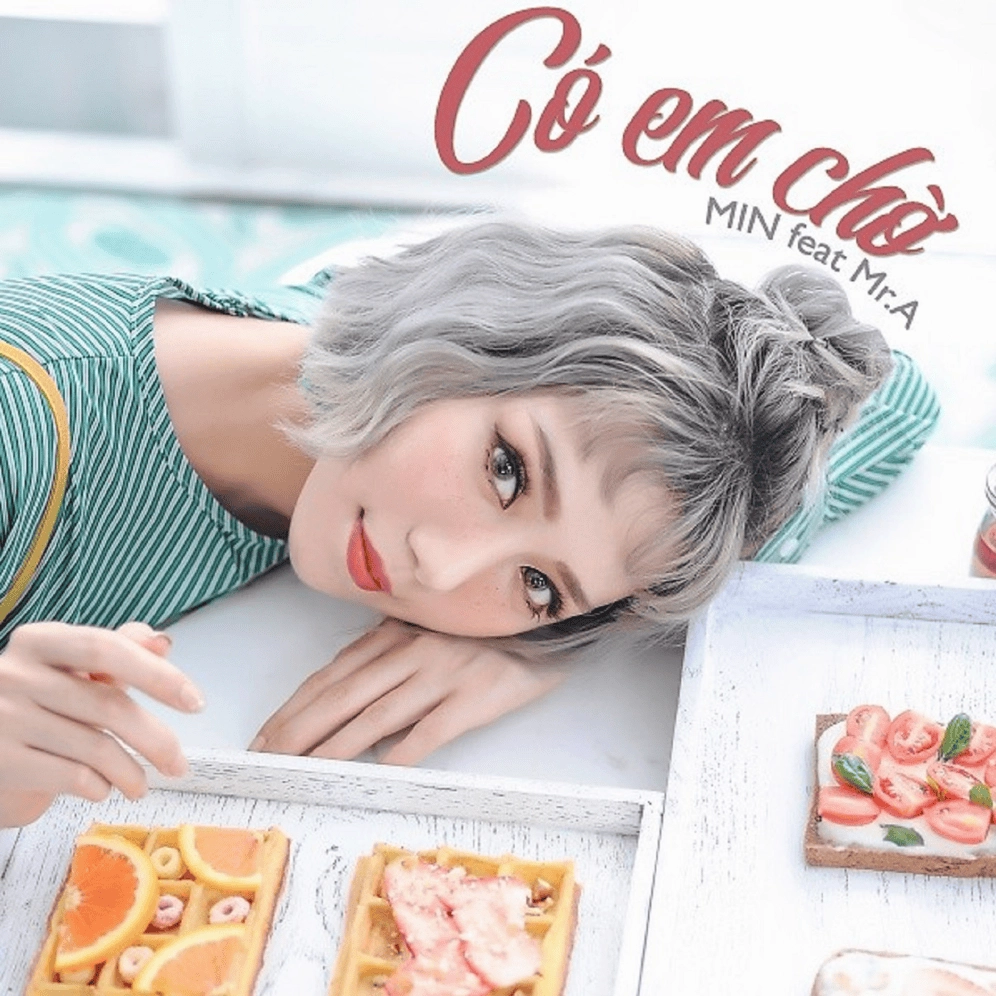 Hình ảnh minh họa ca sĩ thể hiện bài hát Có Em Chờ
