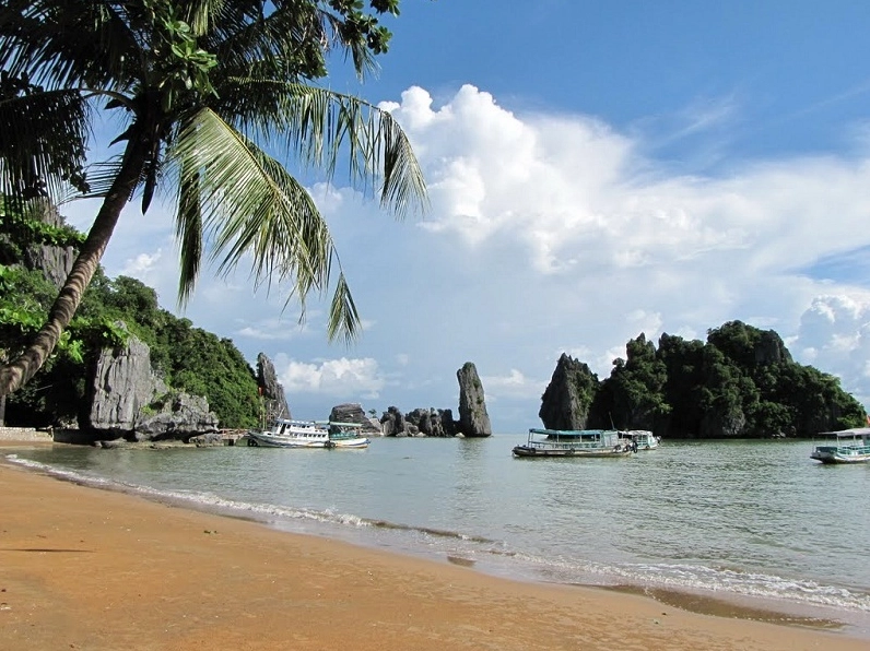 Hoàng hôn lãng mạn trên biển Hà Tiên