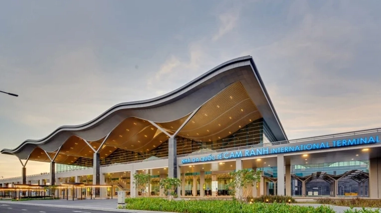 Hoạt động sầm uất tại Sân bay Quốc tế Cam Ranh