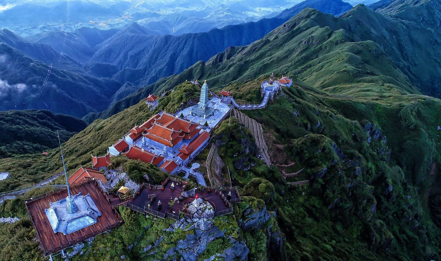 Hoạt động trekking khám phá Hoàng Liên Sơn