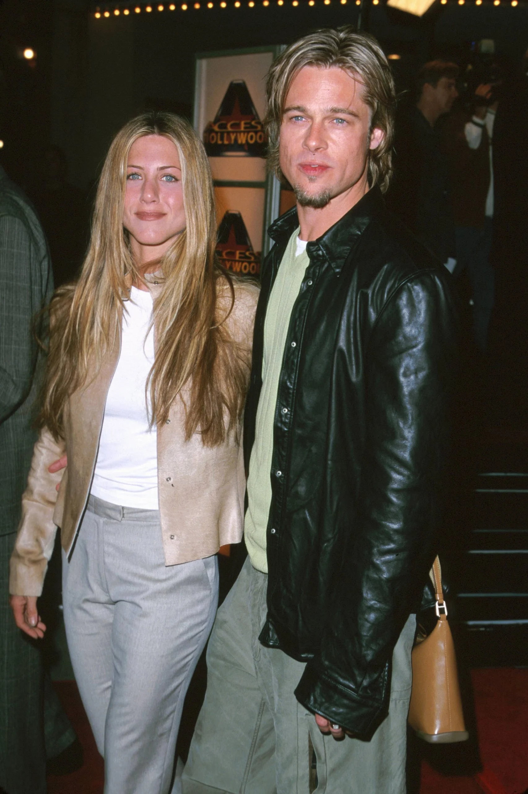 Jennifer Aniston với mái tóc dài đặc trưng