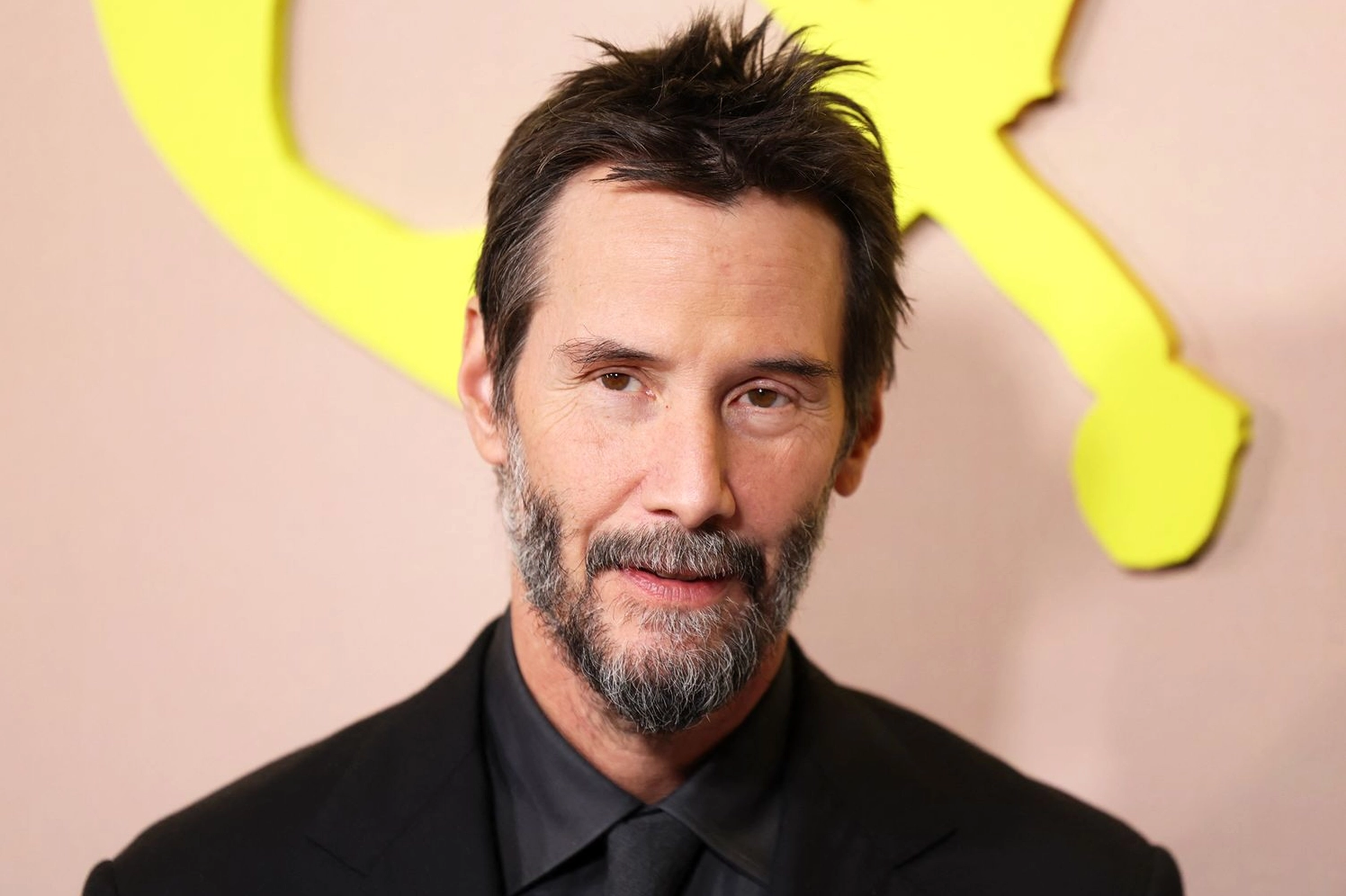 keanu-reeves-hanh-trinh-bieu-tuong-ien-anh-en-hien-tai-2026_500