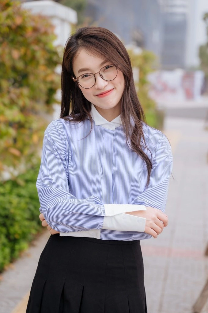 Khánh Vy với nụ cười tươi tắn