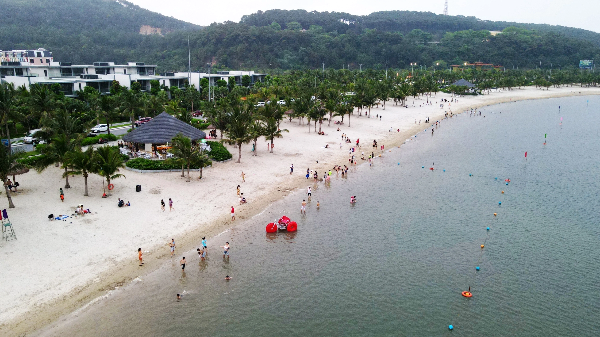 Khung cảnh bình yên tại Bãi Vụng Hương, Đồ Sơn