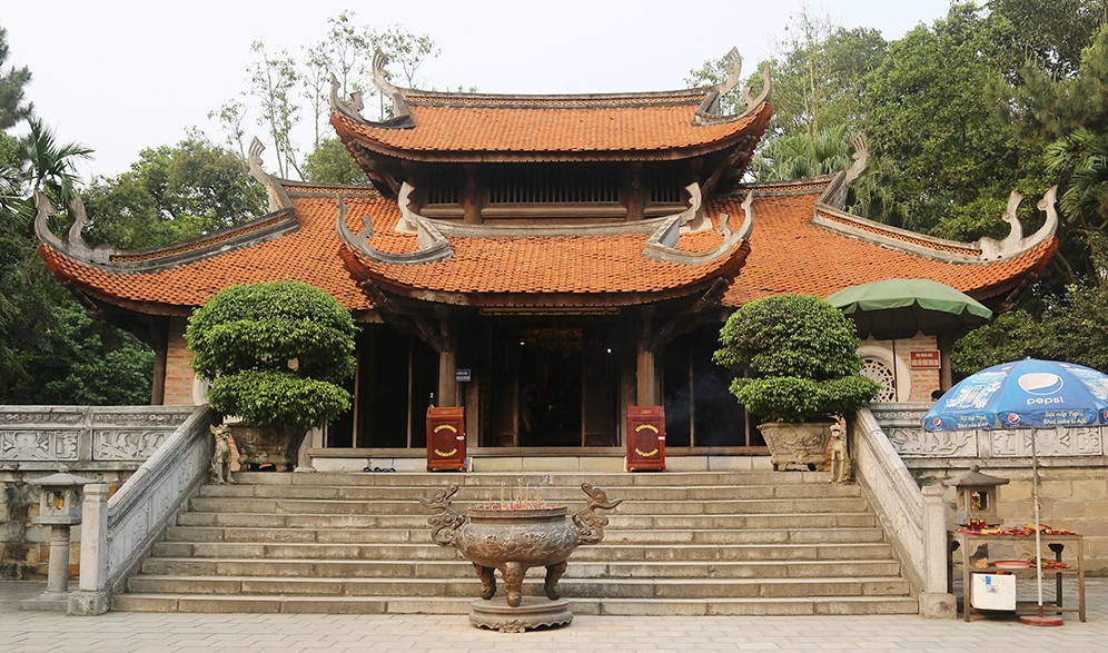 Kiến trúc cổng Đền Mẫu Âu Cơ