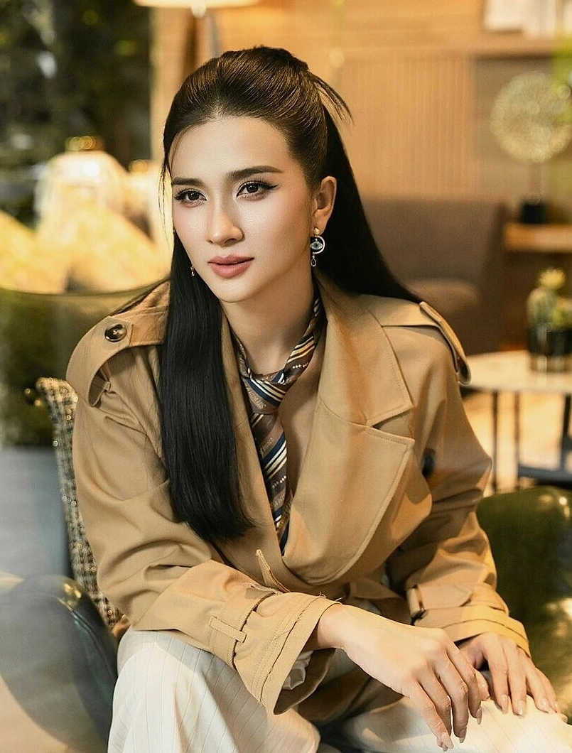 Kim Tuyến trong một cảnh quay phim