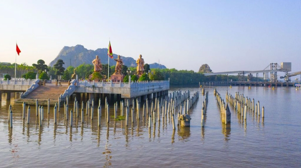 Lễ hội tại Khu Di Tích Bạch Đằng Giang