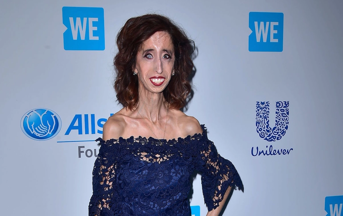 Lizzie Velasquez phát biểu tại một sự kiện