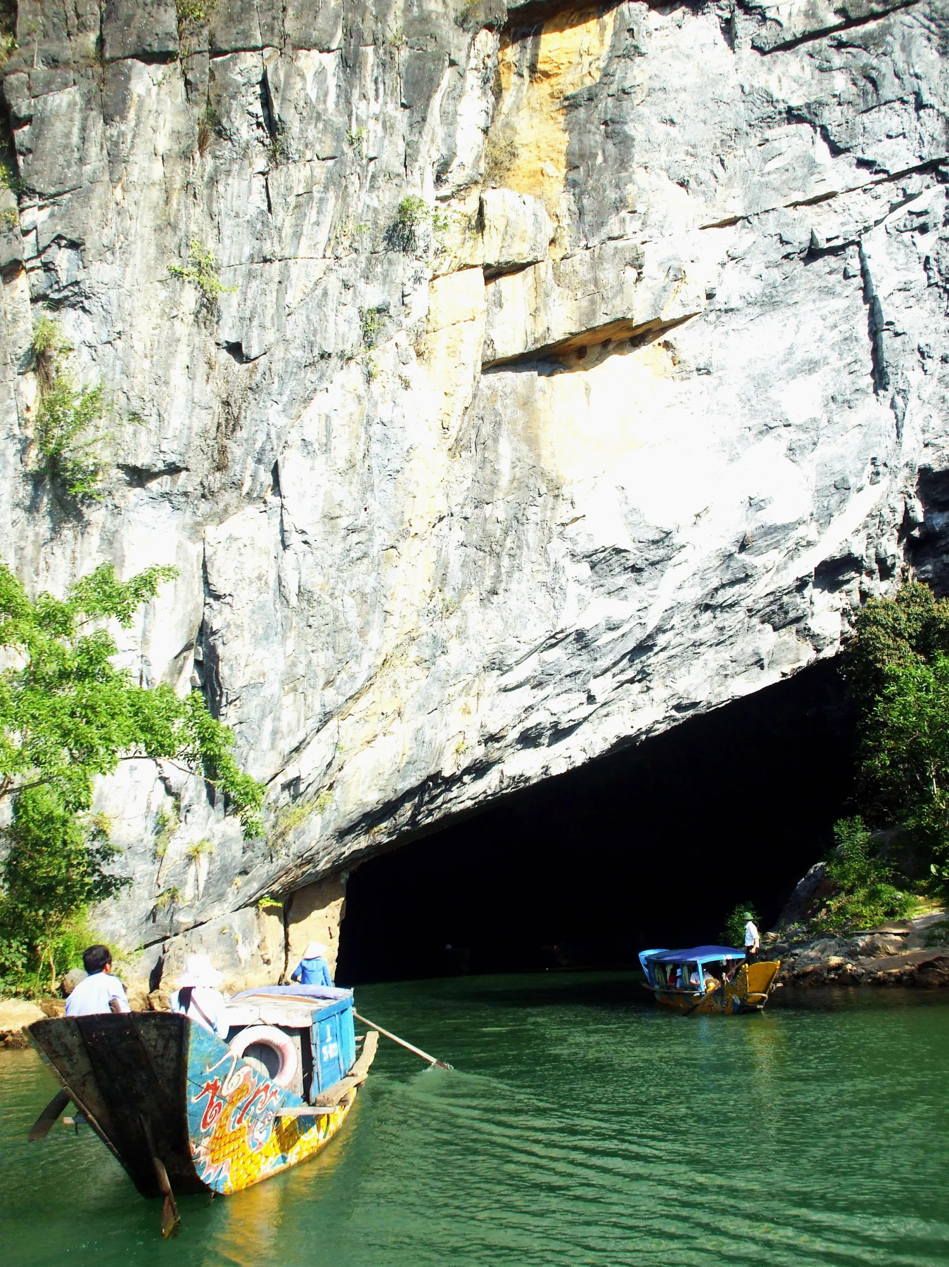 Lối vào Động Phong Nha