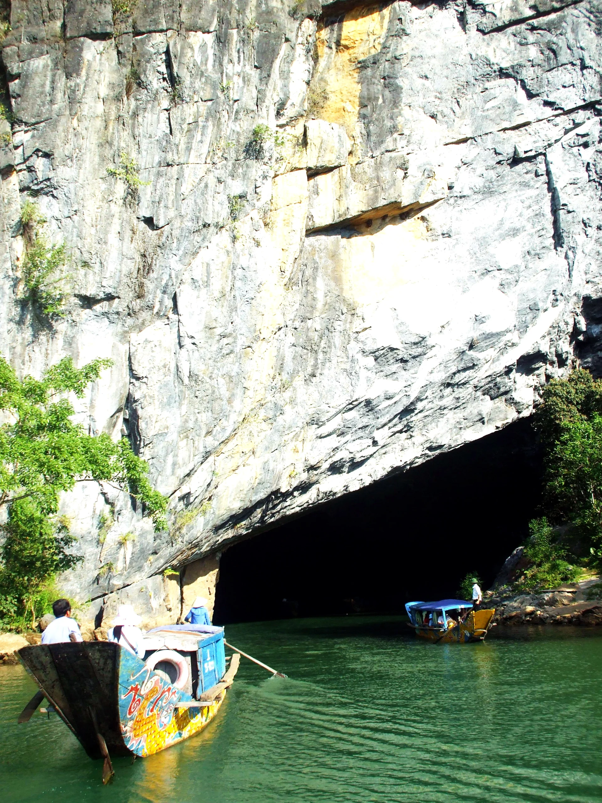 Lối vào Động Phong Nha
