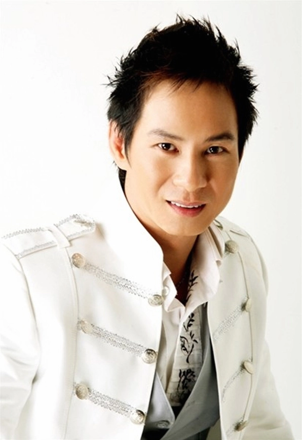 ly-hai-sinh-nam-bao-nhieu-he-lo-su-that-ve-ong-hoang-nhac-vi_213