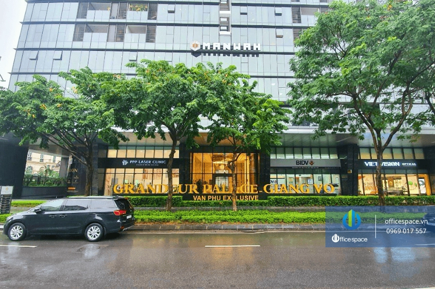 Mặt trước tòa nhà Grandeur Palace Giảng Võ
