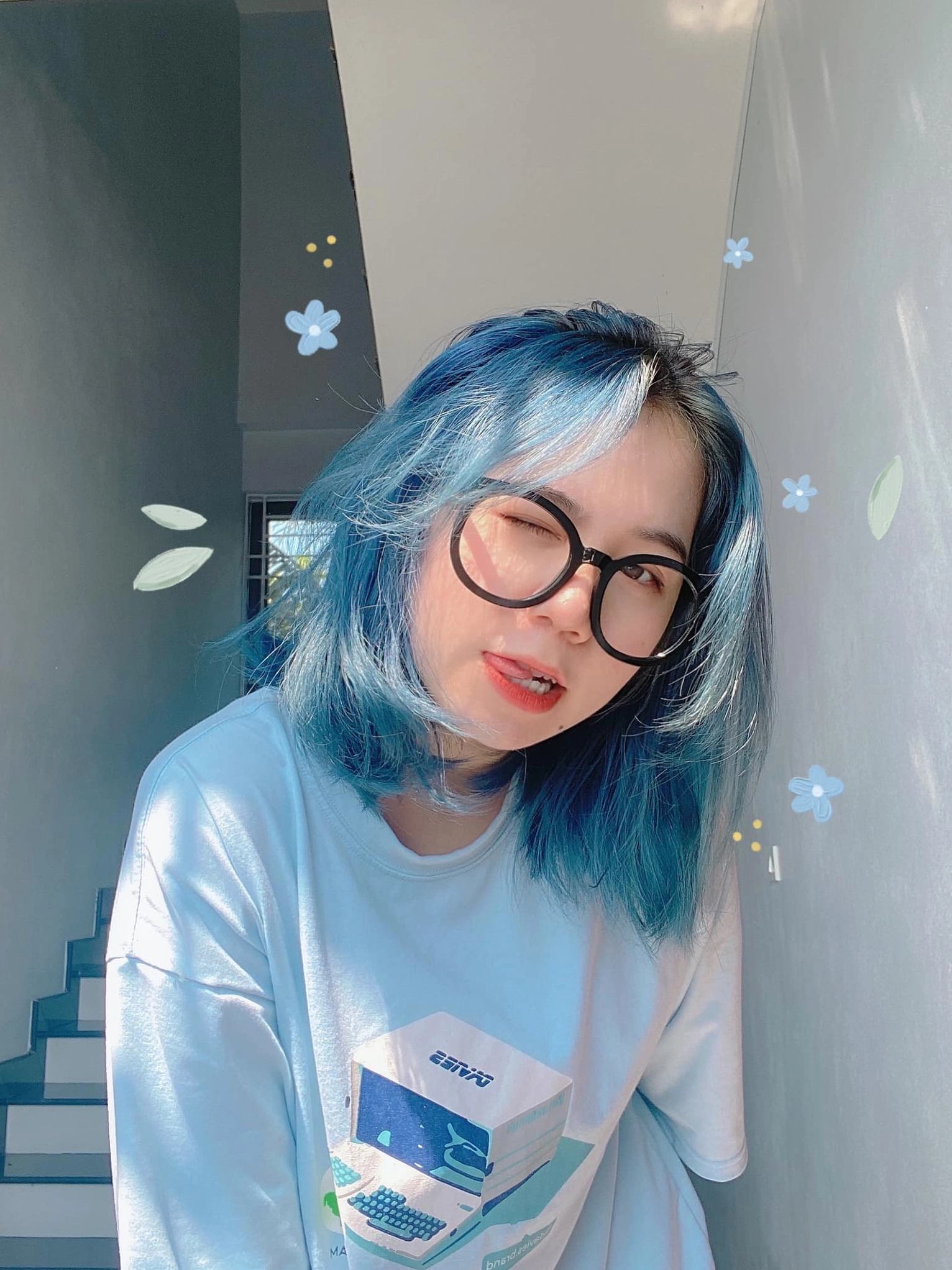 meo-simmy-la-ai-he-lo-bi-an-ve-nu-streamer-ang-yeu-2026_458