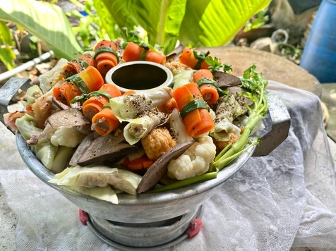 Một cù lao xanh tươi giữa sông nước